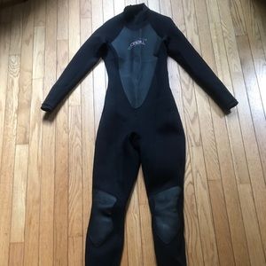 Women’s ONeill wetsuit- great condition